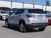 This Jeep Compass has a strong Intercooled Turbo Regular Unleaded I-4 2.0 L/122 engine powering this... (image 5)