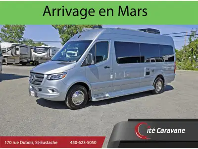 Pleasure-Way Plateau TS Mercedes Couleur extérieur : Brillant silver Boiserie : Platinium Intérieur...