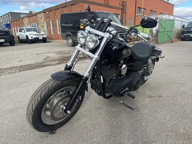 2012 Harley-Davidson Fat Bob ~ FAT BOB ~ 103CI ~ LOW KMS ~ CLEAN in Street, Cruisers & Choppers in City of Toronto - Image 4