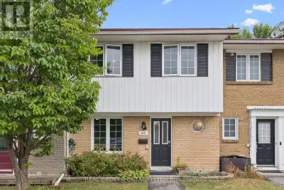 Welcome to 85 Monterey Drive in the mature and family-friendly Leslie Park community of Nepean. This...