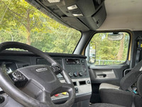 2019 FREIGHTLINER T11664ST;Heavy Duty Trucks - CONVENTIONAL W/O SLEEPER MANAGERS SPECIAL Penske Loca... (image 9)