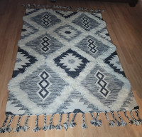 Stunning vintage woven wool Apache southwestern rug 90"x61"
