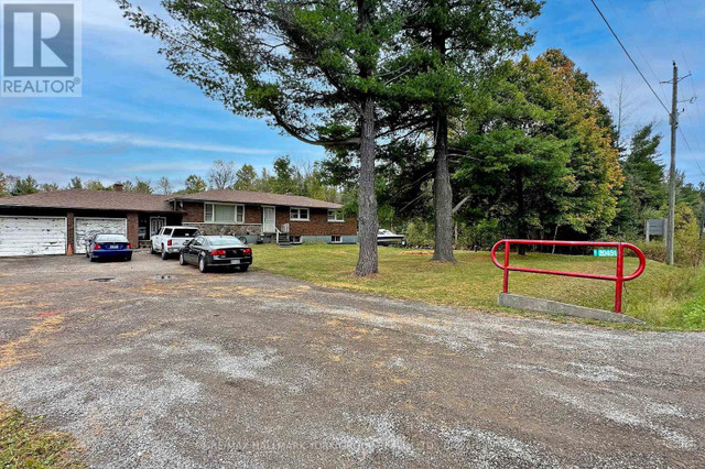 20451 BATHURST ST East Gwillimbury, Ontario in Houses for Sale in Markham / York Region - Image 3