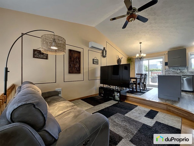 $424,900 - Bungalow for sale in Sherbrooke (Jacques-Cartier) — photo 3