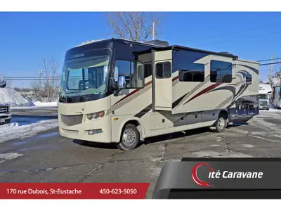 Forest River Georgetown GT5 31R5 Classe A. Son équipement complet débute par des caméras latérales e...