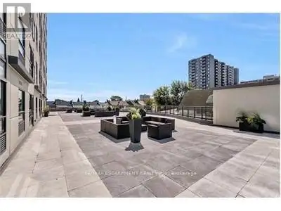 Beautiful and spacious 3-bedroom, 2-bathroom 997 sq ft apartment featuring modern finishings, bright...