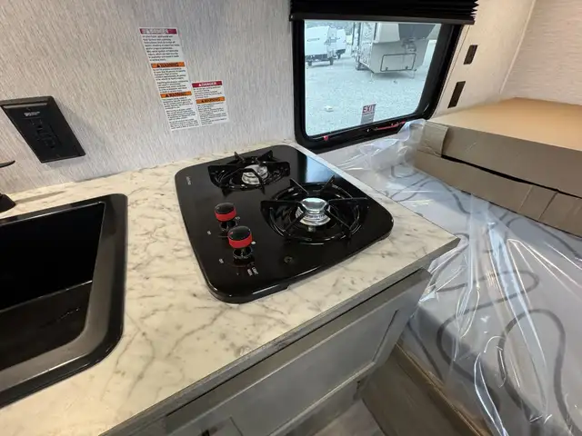 2026 ,Sun Lite,Sunset Park RV 13BD LTD in Travel Trailers & Campers in Kamloops - Image 11