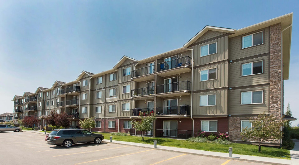 Pet-Friendly Two Bedroom One Bath with In-suite Laundry for Rent 2