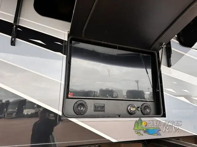 2024 Entegra Coach Anthem 44D 450 h.p. / 1250 ft-Lbs of Torque in RVs & Motorhomes in Moncton - Image 6