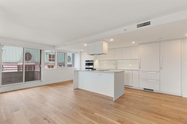 3460 Peel Street 3460 Peel Street — photo 3