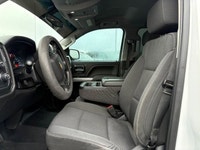 Tonneau Cover | 20 Fuel Wheels | Remote Start | Trailering Package | EZ Lift & Release Tailgate | Cr... (image 5)