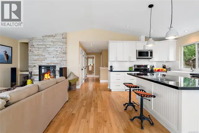 976 Lands End Rd North Saanich, British Columbia in Houses for Sale in Victoria - Image 15