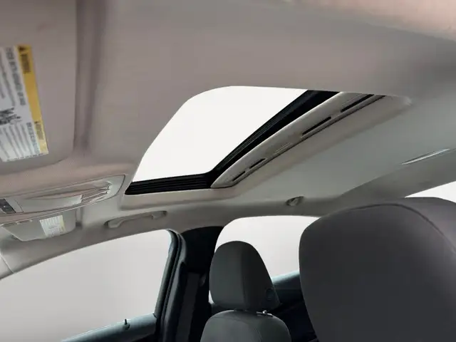 2018 Chevrolet Cruze Low Kms H.seat B.cam R.start 1yr warranty in Cars & Trucks in Edmonton - Image 12