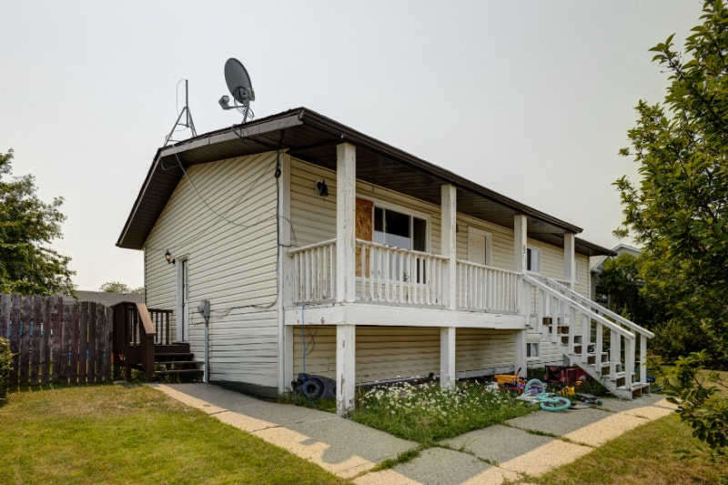 5 bedroom 3 bath raised bungalow Houses for Sale Calgary Kijiji
