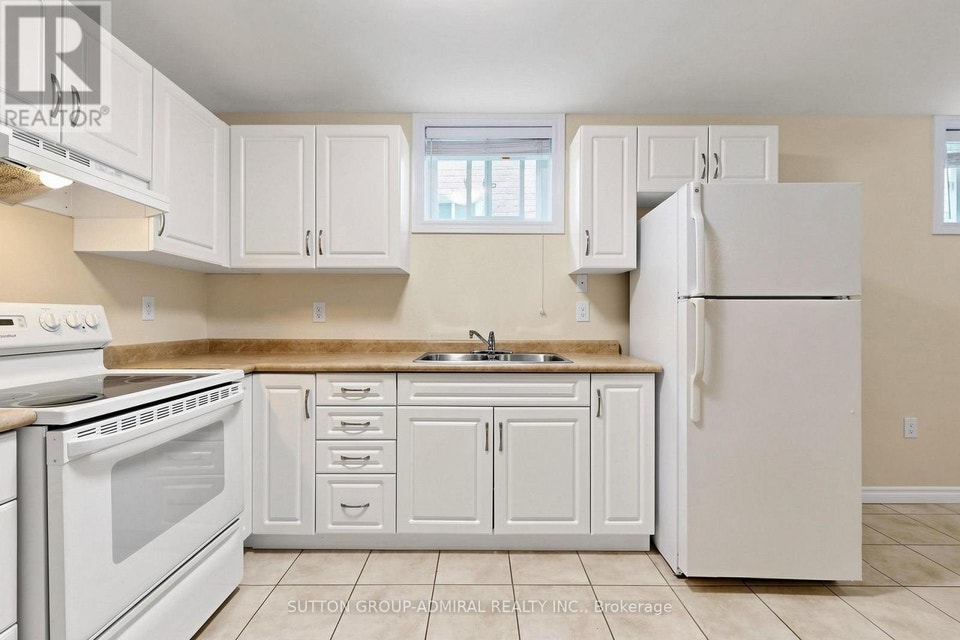 BSMT - 203 JOHN STREET Bradford West Gwillimbury (Bradford), Ont 5