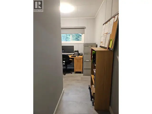 301 5TH Street NW Nakusp, British Columbia in Houses for Sale in Nelson - Image 12