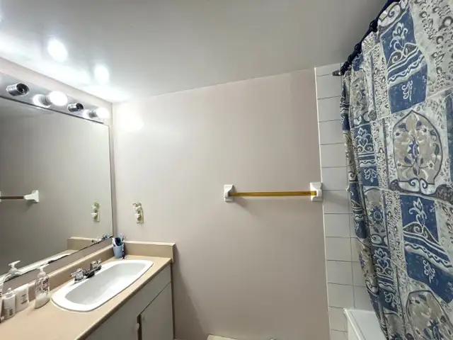 25-062 Lovely furnished condo in Halifax in Short Term Rentals in City of Halifax - Image 14