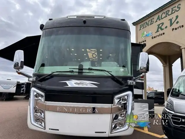 2024 Entegra Coach Anthem 44D 450 h.p. / 1250 ft-Lbs of Torque in RVs & Motorhomes in Moncton - Image 7