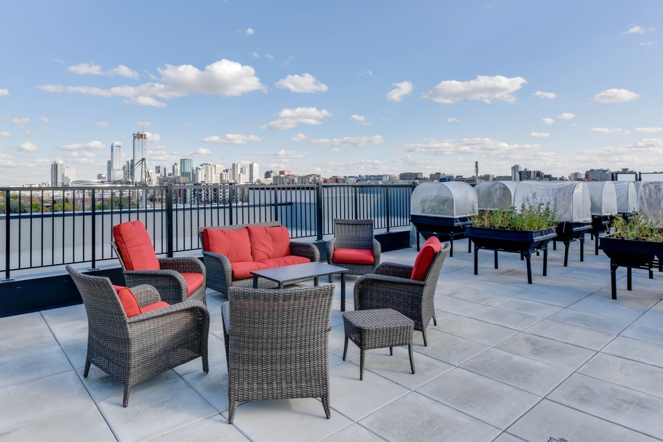 UNIQUE 2 BED/2BATH LOFT STYLE APARTMENT IN OLIVER SQUARE 5