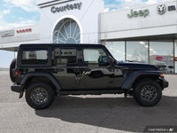 4X4, REMOTE START, FRONT HEATED SEATS, HEATED STEERING WHEEL, REMOTE PROXIMITY KEYLESS ENTRY, ADVANC... (image 5)