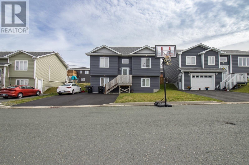85 Maurice Putt Crescent Crescent St. John's, Newfoundland & Lab