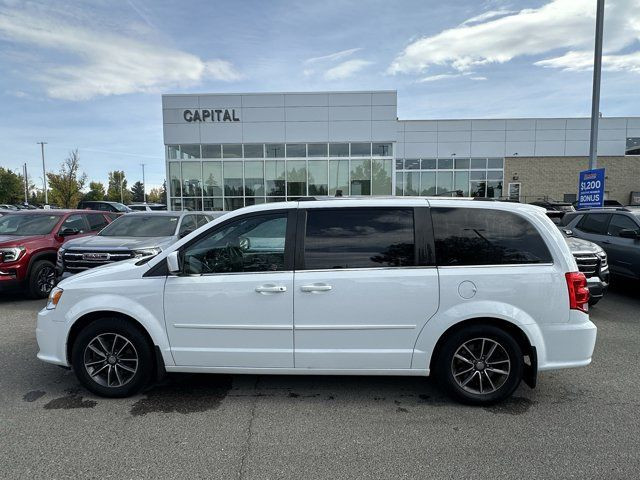 2017 Dodge Grand Caravan SXT Premium Plus in Cars & Trucks in Calgary - Image 3