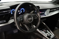 Traction intégrale Audi quattro / Apple Carplay + Android Auto / Sièges en cuir chauffants / Entrée... (image 9)