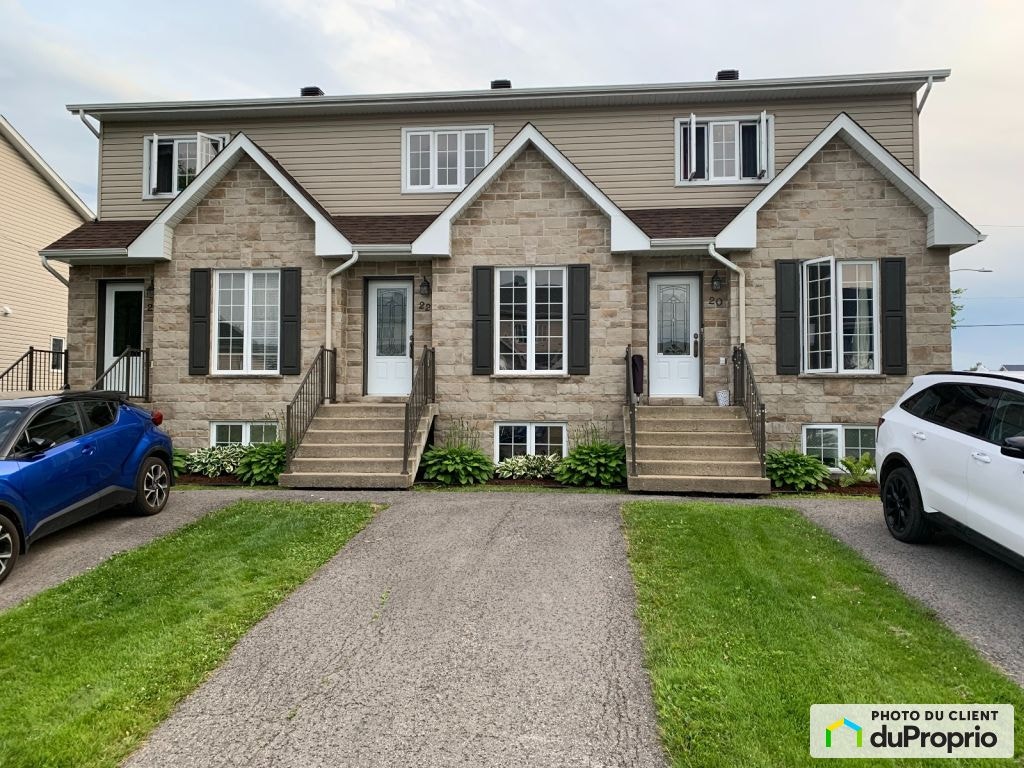 $899,000 - Triplex for sale in St-Charles-Borromée — photo 1