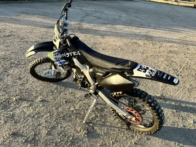 2009 Honda CRF250R Dirt Bike 29H on Rebuild Financing Available! in Dirt Bikes & Motocross in Saskatoon - Image 8