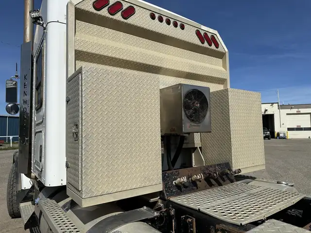 2013 KENWORTH T800 in Heavy Trucks in Saskatoon - Image 31
