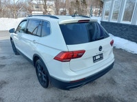 4Motioin All Wheel Drive Leather Interior Digital Cockpit Apple Carplay Android Auto Back Up Camera... (image 2)