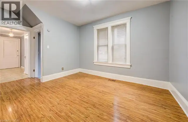 698 KING Street W Kitchener, Ontario in Houses for Sale in Kitchener / Waterloo - Image 9