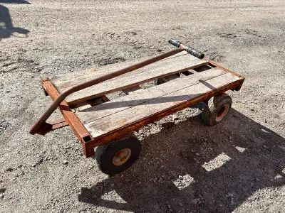 Chariot sur roues avec dessus de bois, View more