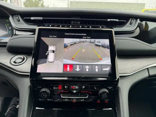 2023 Jeep Grand Cherokee 4xe BASE | Low Km | Remote Start in Cars & Trucks in Edmonton - Image 20