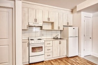 Akelius one bedroom apartment for rent. Located near avenue Clanranald in the Cote-des-Neiges neighb... (image 1)