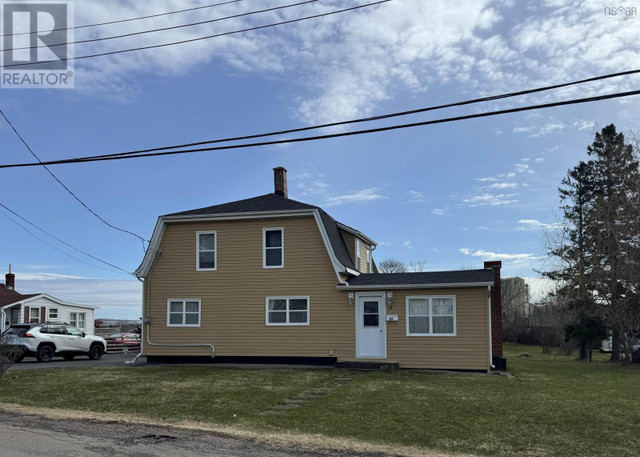 15 SALTER Avenue Truro, Nova Scotia in Houses for Sale in Truro - Image 2