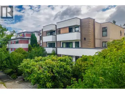 Wow! Beautiful, bright 1 bedroom condo located on one of Vancouver East's nicest treed streets. Kitc...