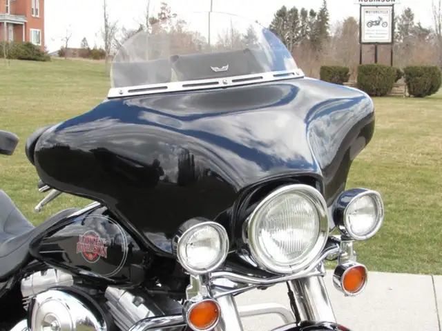 2004 Harley-Davidson FLHT - Electra Glide 61,000 KM New Cam Tens in Sport Touring in Leamington - Image 4