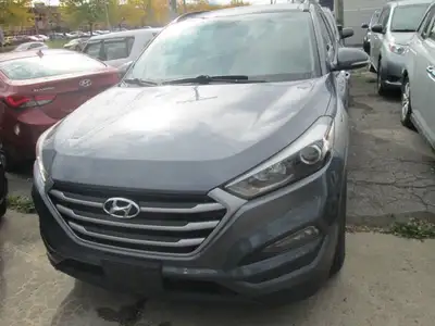 hyundai tucson 2017,4cyl limited cuir,toit panoramic,awd(4x4) toutes equipees,super proprre en excel...