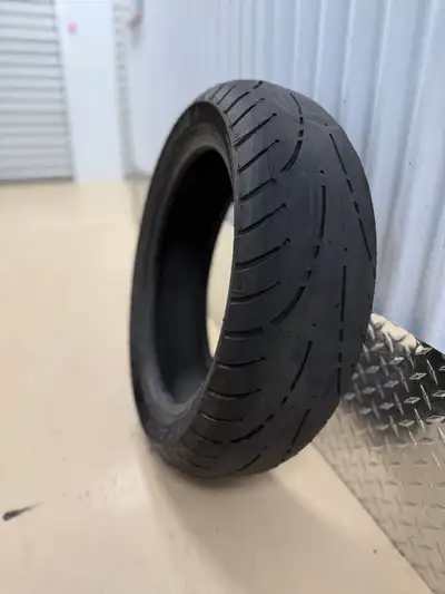 Size 180/60 R16 Motorcycle tire Dunlop Elite 4 No damage, no plugs, no punctures. Price: $50 Pickup...