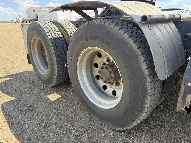 2021 KENWORTH W990 in Heavy Trucks in Saskatoon - Image 33