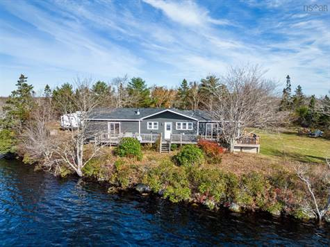 2472 Shore Road in Houses for Sale in Yarmouth - Image 2