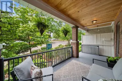 51 BOWMORE ROAD Toronto (Woodbine Corridor), Ontario