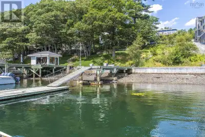 Overlooking the North West Arm, this fabulous 4+ bedroom, 3 bath home boasting almost 3000 sq ft of...