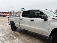 2024 Silverado LT Trail Boss, boasting only 24,031 kms and unmatched off-road capability straight fr... (image 4)