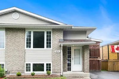 Semi detached raised bungalow in the desirable East Ridge Subdivision. This 2 +1 bedroom home is sit...