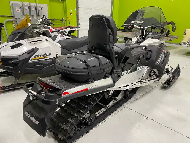 2020 Ski-Doo Expedition Sport 900 ACE in Snowmobiles in Strathcona County - Image 4