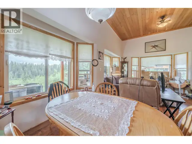 7478 BURGESS ROAD Deka Lake / Sulphurous / Hathaway Lakes, Briti in Houses for Sale in 100 Mile House - Image 10