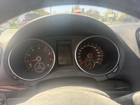 Experience the perfect blend of practicality and spirited driving with the 2010 Volkswagen Golf Wago... (image 5)