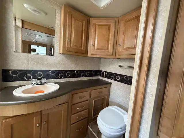 2011 Winnebago Sunstar Itasca 35RF in RVs & Motorhomes in Longueuil / South Shore - Image 12